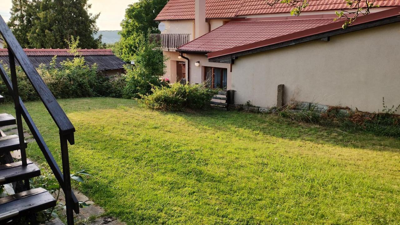 Zbraslav Old Garden * פראג